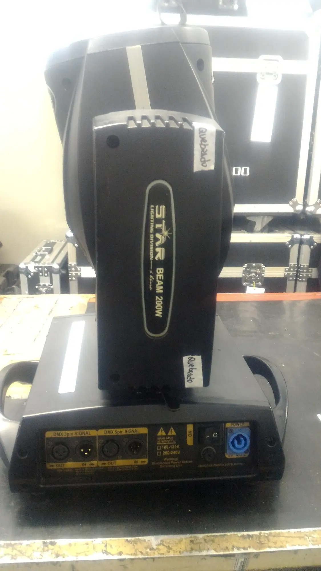 Moving Beam 200W Star Lighting Division em bancada