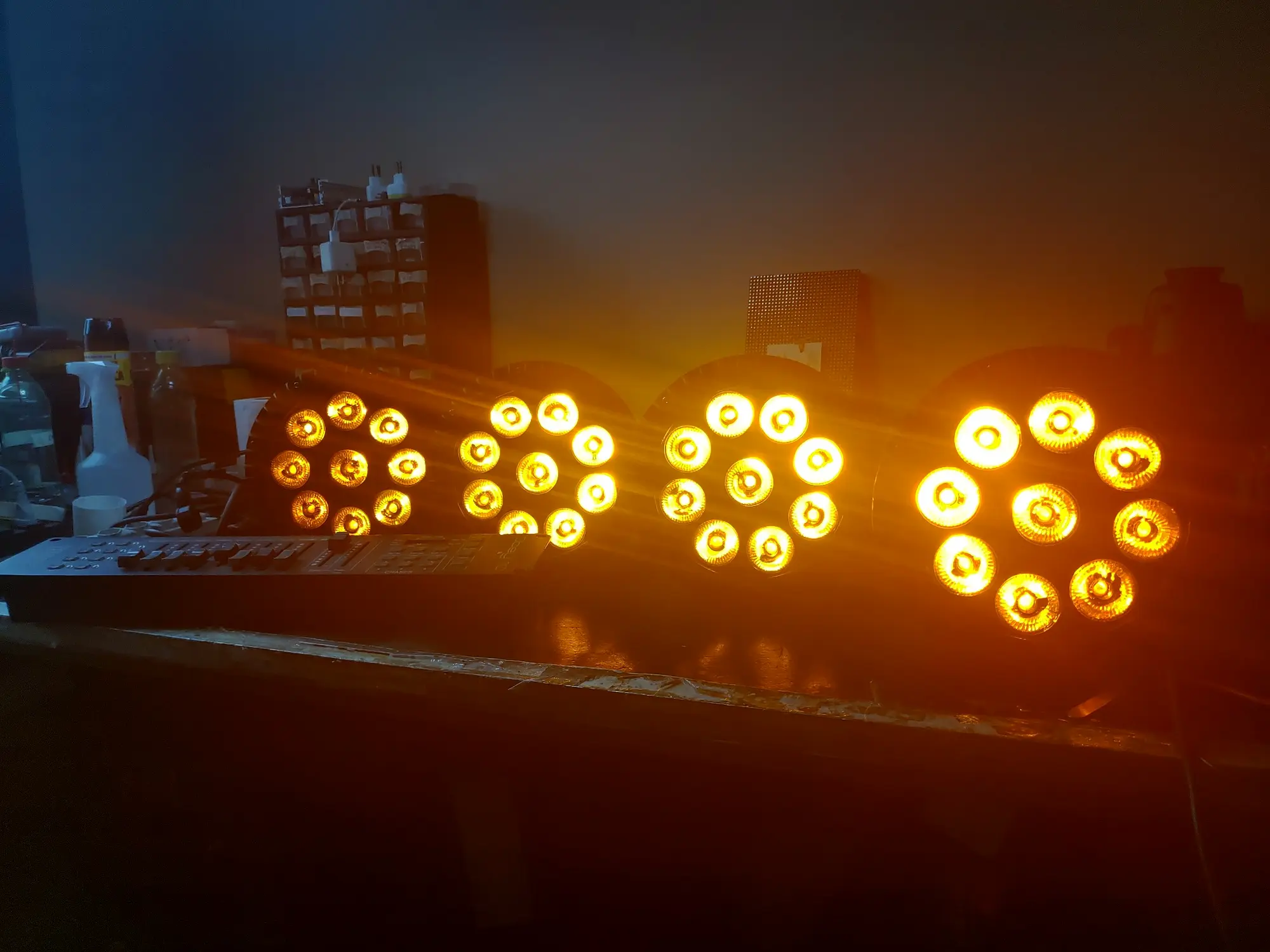 PAR LEDs em teste na cor âmbar