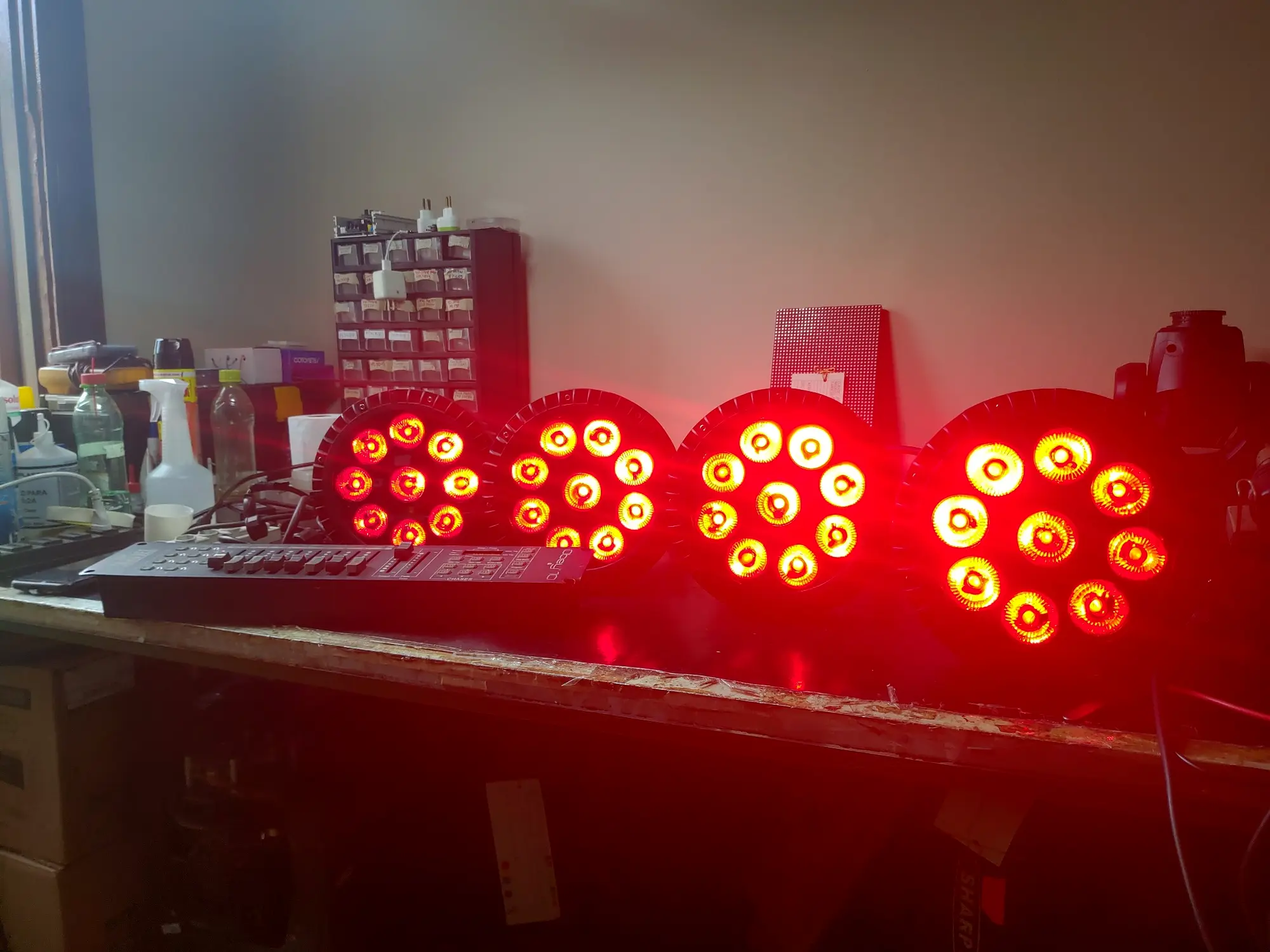 PAR LEDs em teste na cor vermelha